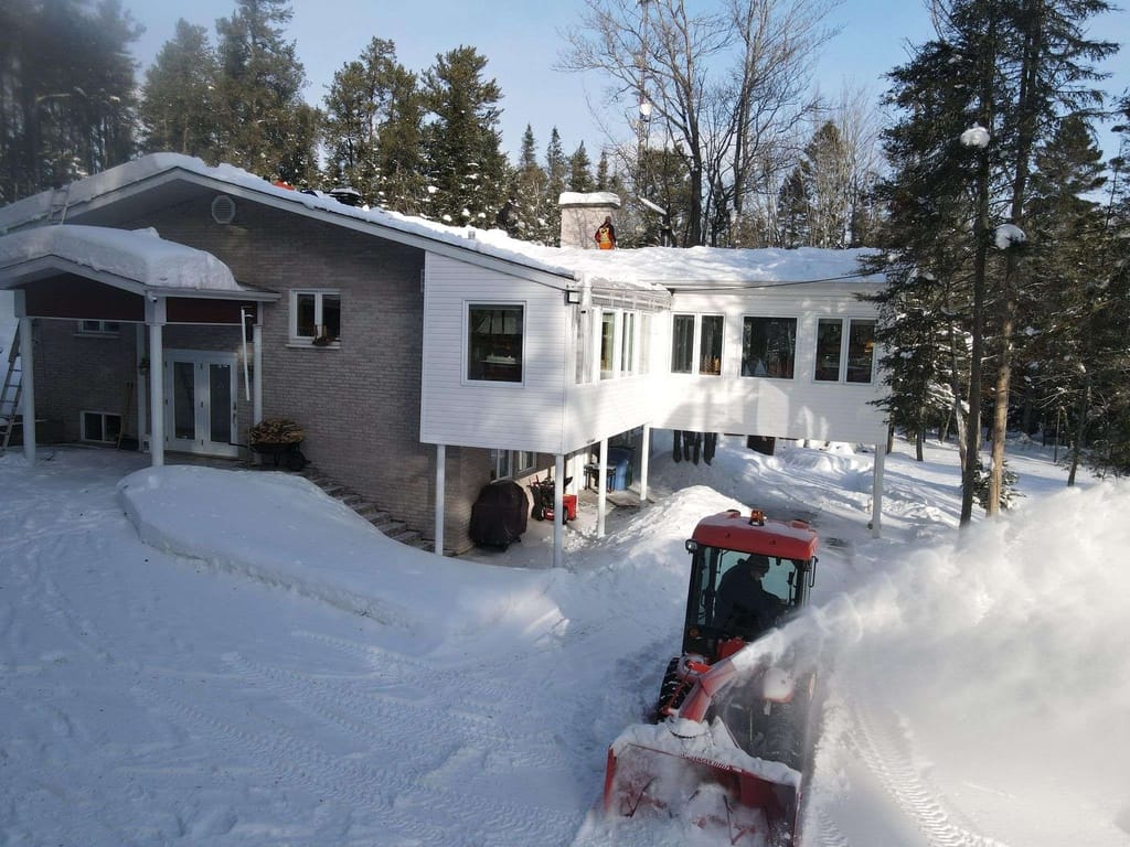 déneigement de toiture résidentiel Brillo-Net